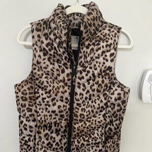 SO LEOPARD VEST!!